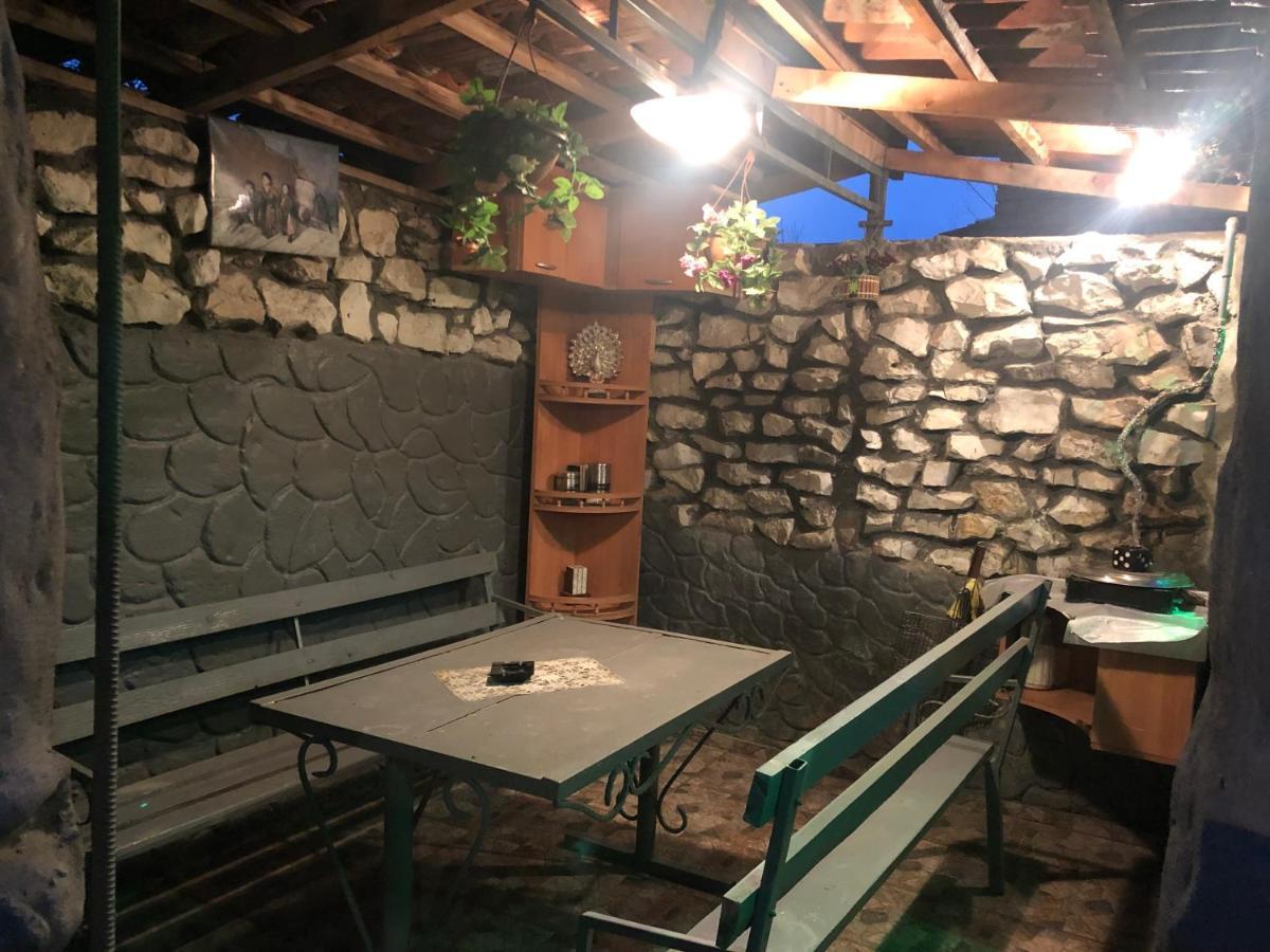 Guesthouse Batu Кутаиси Екстериор снимка